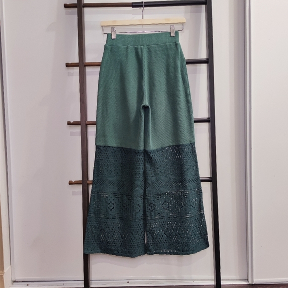 Relaxing Lace Patns - Picture 2 of 6